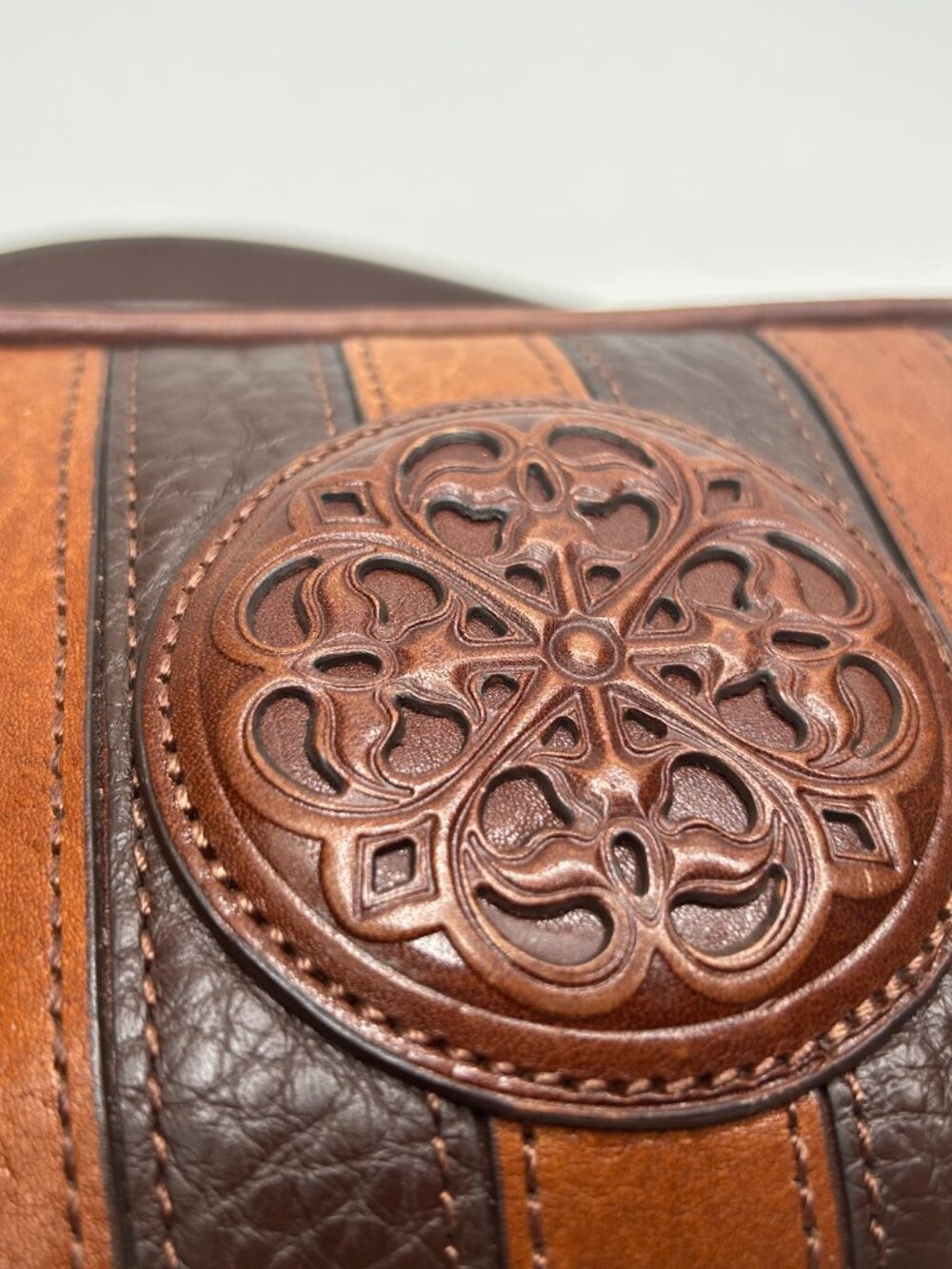 BRIGHTON Ferrara Dominique Leather Crossbody Camera Bag Whiskey Patchwork $295 - Picture 9 of 13